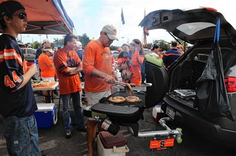 How to Tailgate at a Football Game: A Comprehensive Guide to Pre-Game Festivities and the Art of Balancing Hot Dogs on Your Head