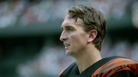 Who Did Chris Collinsworth Play Football For: A Journey Through Gridiron Glory and Beyond